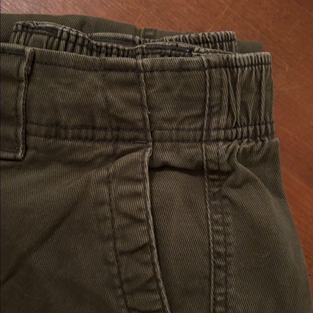 Old Navy Olive Green Cargo Pants - Picture 3 of 4